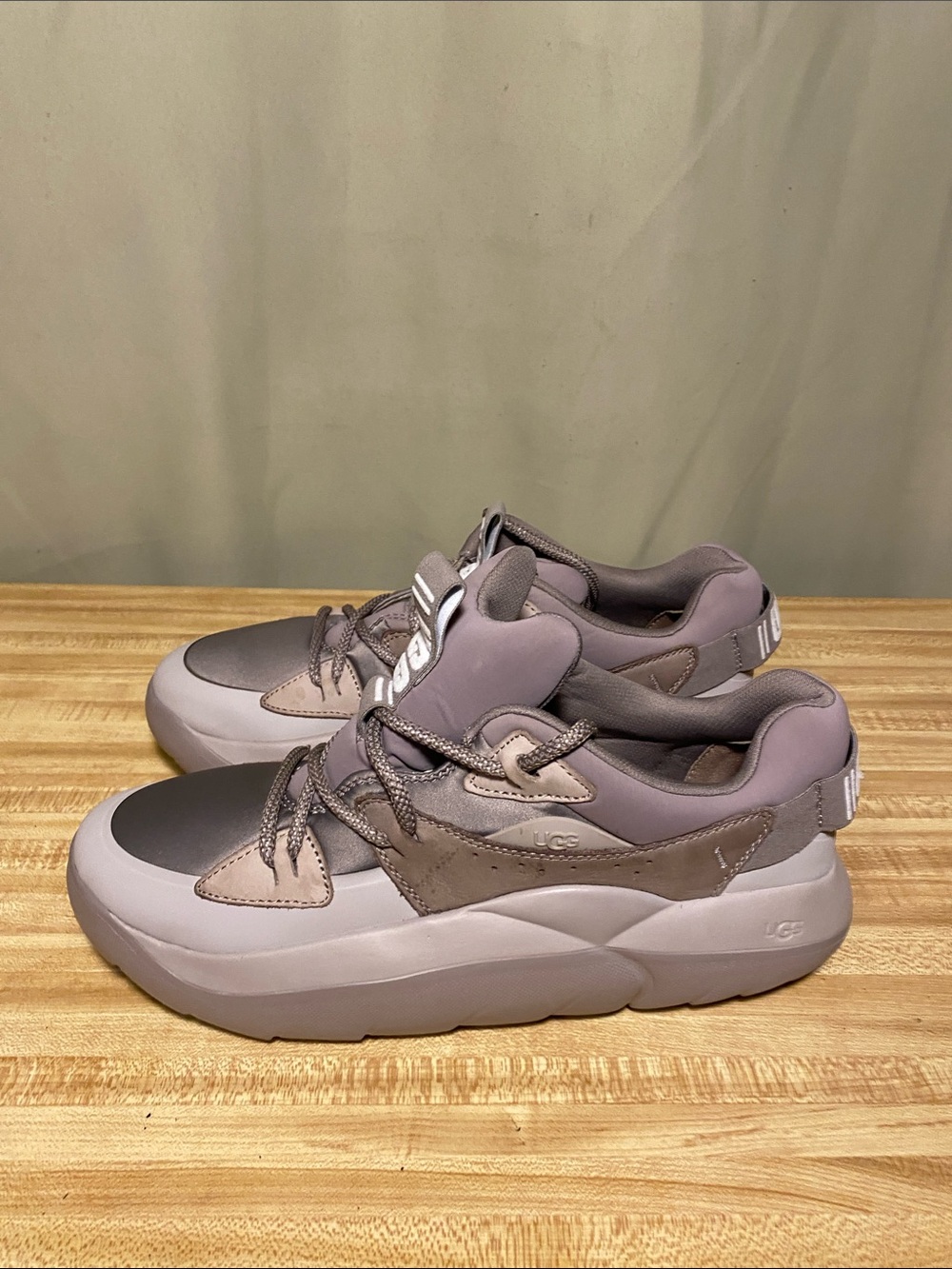UGG Women's LA Cloud Lace Stormy Grey Sneakers size 12